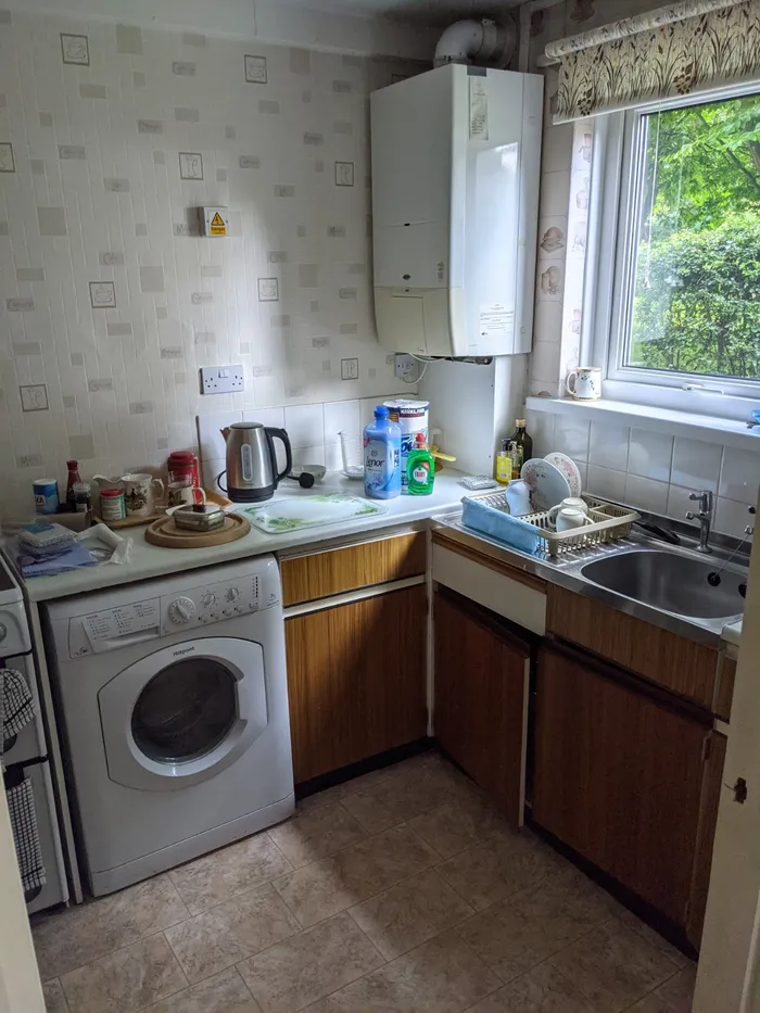 Birkenshaw Kitchen 1 (before)