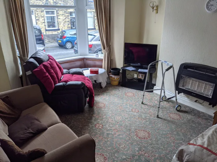 Keighley Living Room 1 (before)